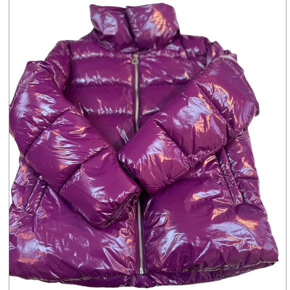 End of Winter Clearance! NOIZE Goldie Short Puffer Jacket in Grape L - Picture 8 of 8